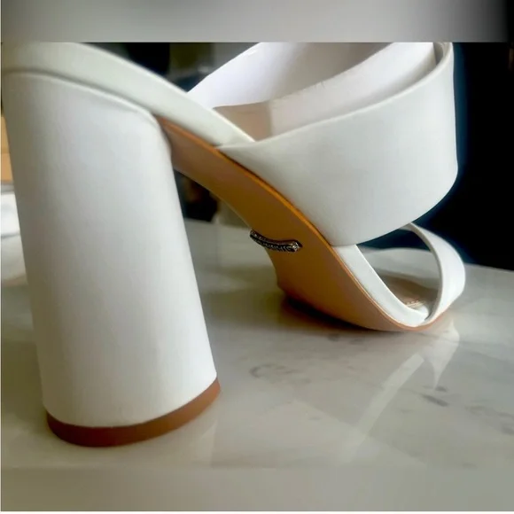 Gianni Bini Sandals NWT - Picture 3 of 5